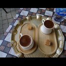 Den türkischen Kaffee trinkt man günstiger in den zahlreichen einfachen Straßencafés